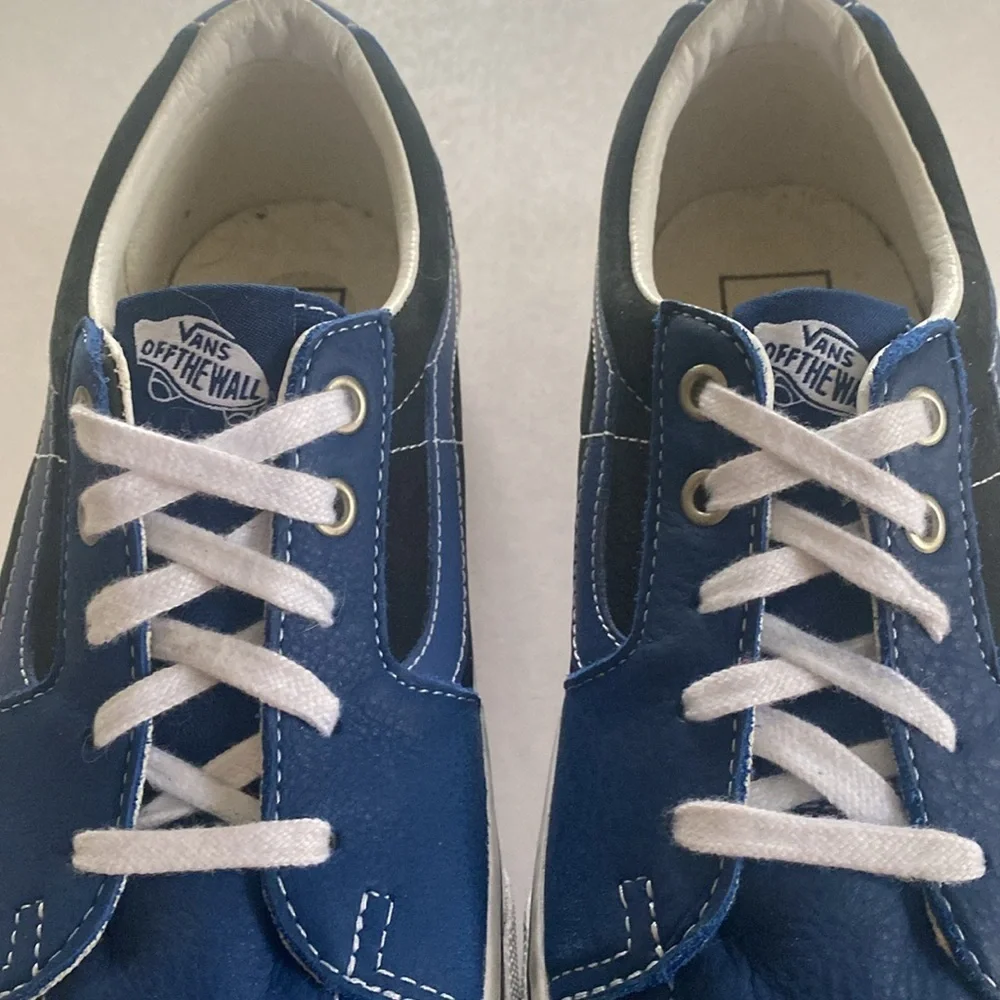 Vans Women’s Blue Leather Sneakers Size 9